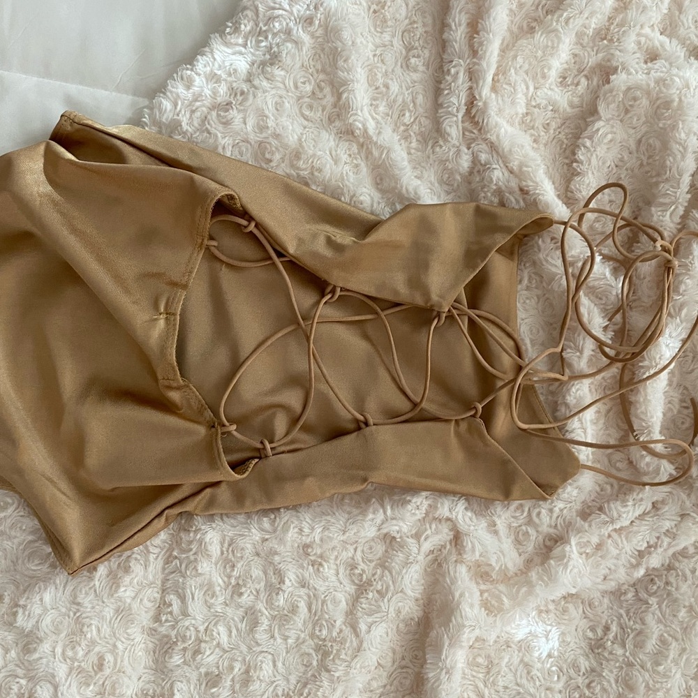 Gold bodysuit with tie back 🔥